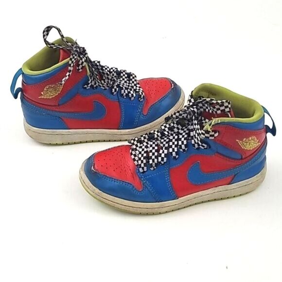 NIKE toddler Air Jordans basektball shoes size 11 - Picture 1 of 7